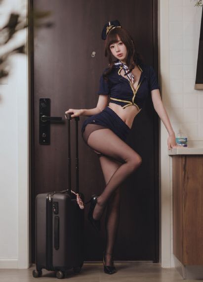 紧身裙女教师AV在线观看_剧情片高清免费观看